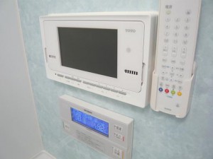 赤坂ナショナルコート　浴室テレビ