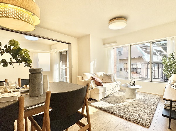 代々木ロイヤルマンション_南向きのリビングダイニングキッチンの写真