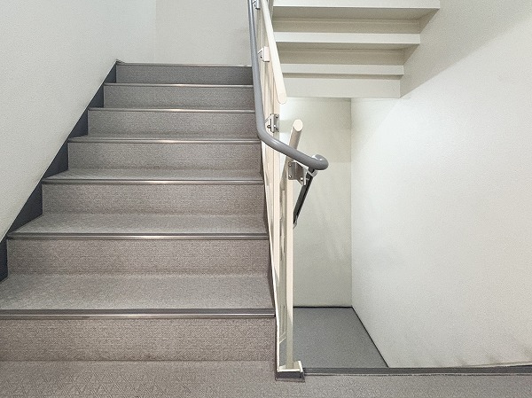 代々木スカイハイツ　内階段