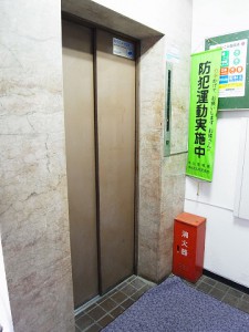 ホワイトレジデンス　エレベーター