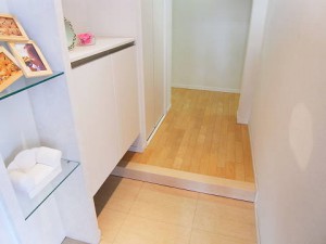 弦巻リハイム　玄関