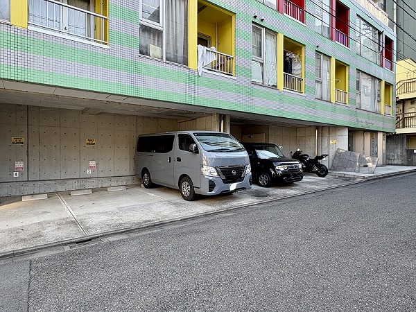 シンシア三軒茶屋レジデンスカフェ　駐車場