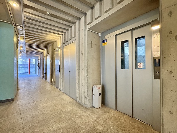 シンシア三軒茶屋レジデンスカフェ　エレベーターホール