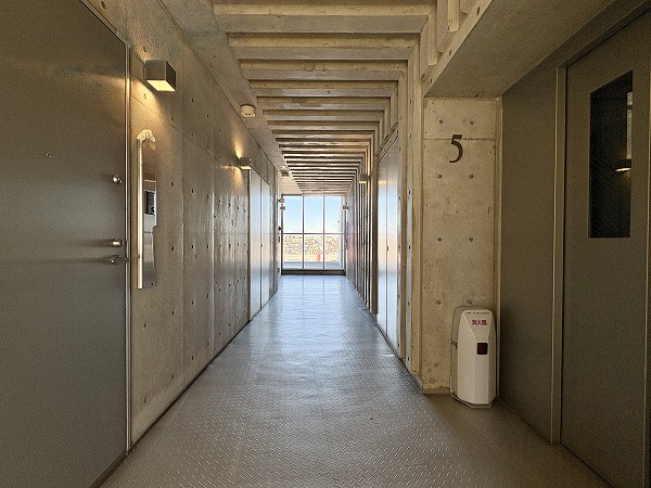 シンシア三軒茶屋レジデンスカフェ　内廊下