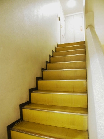 GSハイム太子堂　階段