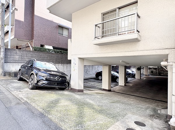 代々木ハイライズ 駐車場