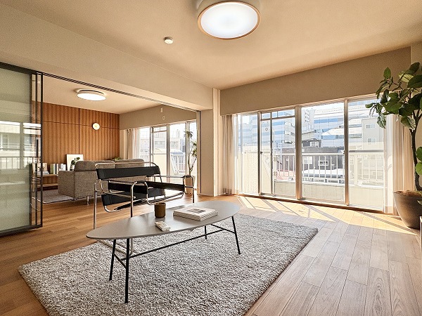 代々木ハイライズ_温もり感じるLDKの写真