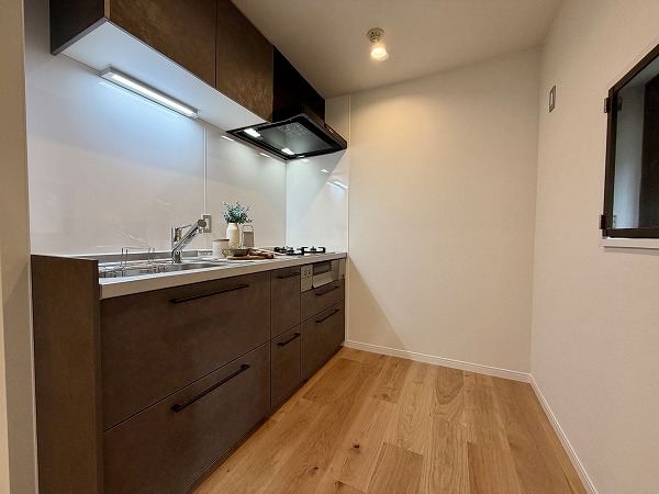 旗の台フラット_システムキッチンの写真