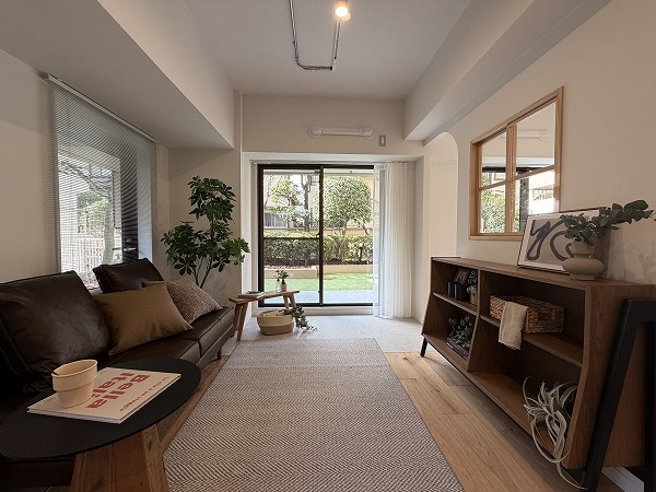 旗の台フラット_室内窓の写真