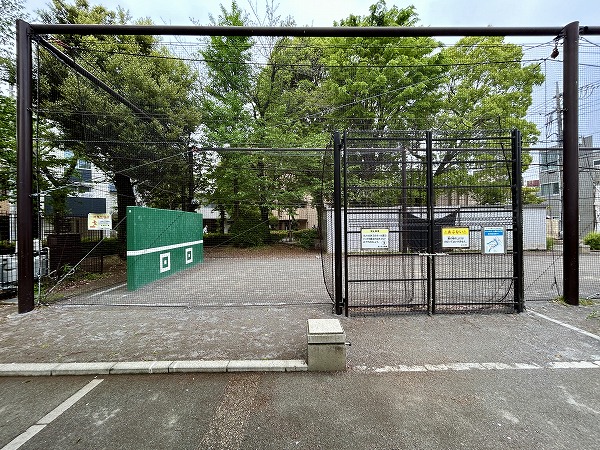 荏原南公園内 ボール遊びスペース