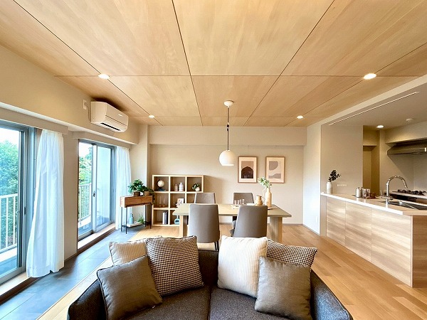 井の頭第2パークサイドマンション_陽当たりの良いリビングダイニングの写真