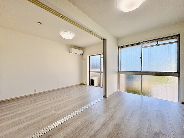 馬事公苑南サンハイツ_開放的な部屋の写真
