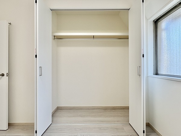 馬事公苑南サンハイツ_大容量クローゼットの写真