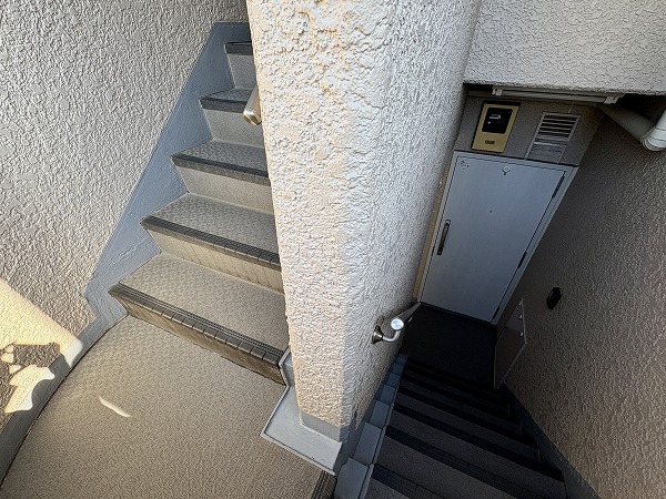 馬事公苑南サンハイツ　外階段