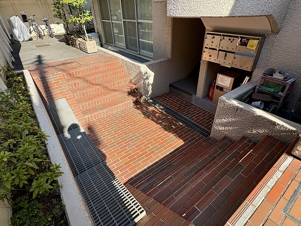 馬事公苑南サンハイツ　アプローチ