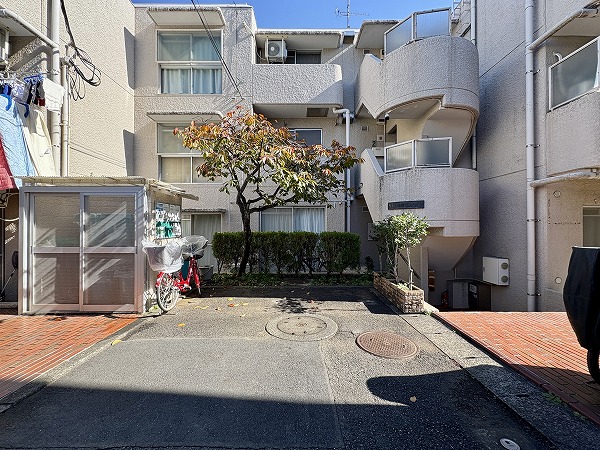 馬事公苑南サンハイツ　マンション前