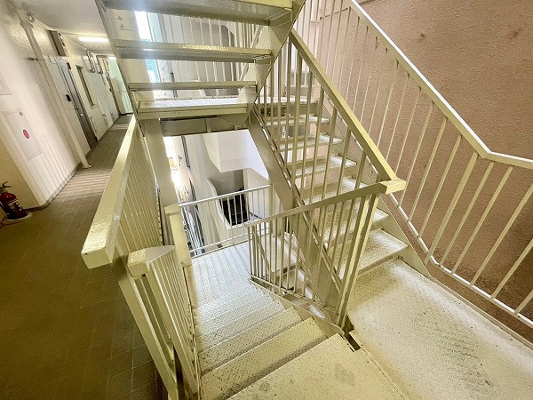 ワコー東日本橋マンション 外階段