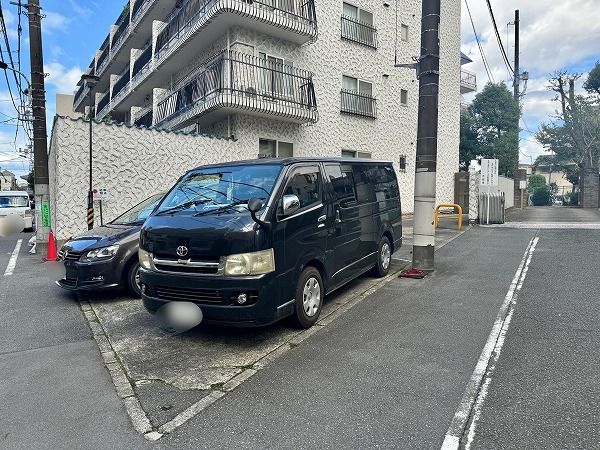 秀和麻布笄町レジデンス 駐車場