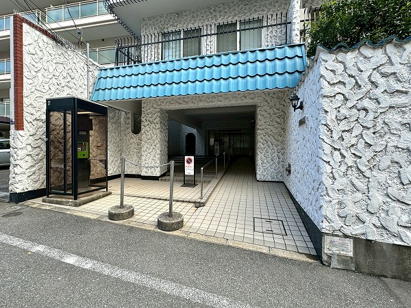 秀和麻布笄町レジデンス アプローチ