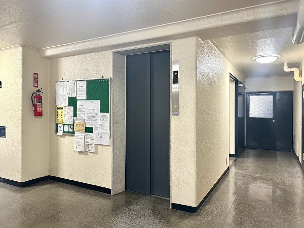秀和麻布笄町レジデンス エレベーターホール