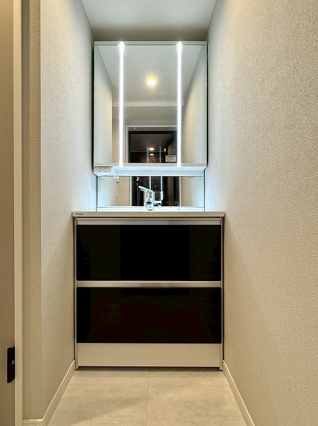 秀和麻布笄町レジデンス_洗面化粧台の写真