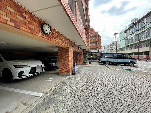 信濃町ハイム　駐車場