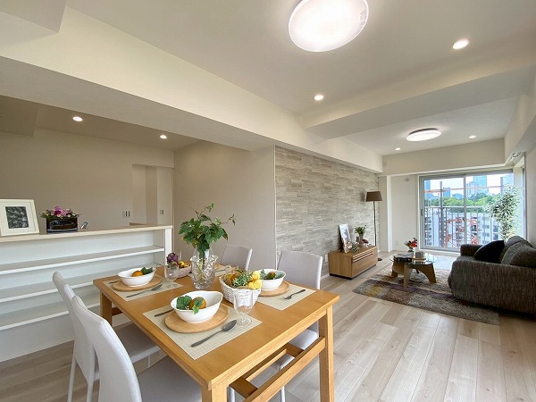 信濃町ハイム_お洒落なリビングダイニングキッチンの写真