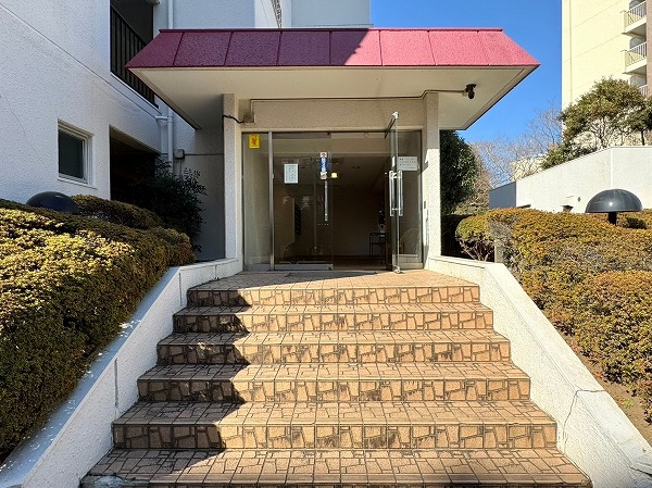 ユニハイム芦花公園　アプローチ