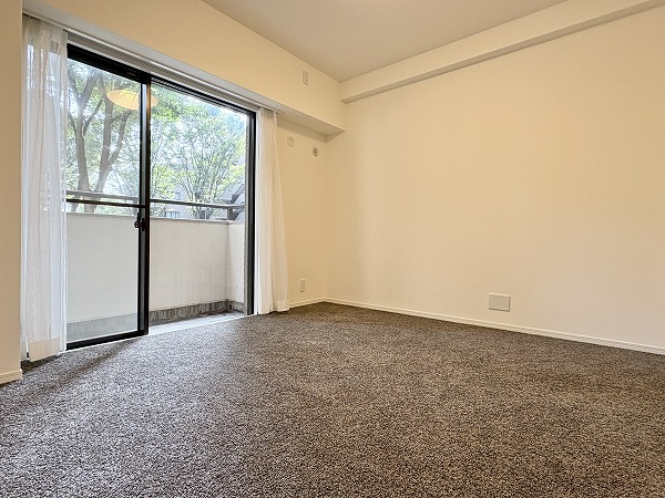 芦花公園プレスティージュ_広い洋室の写真