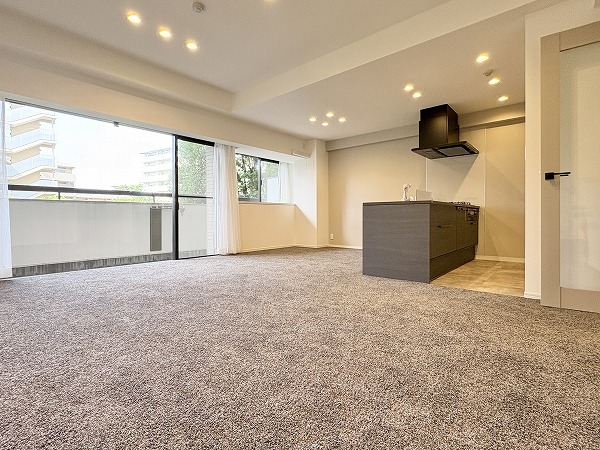 芦花公園プレスティージュ_リビングダイニングキッチンの写真1