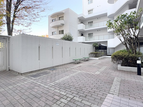 八幡山パークハウス 中庭