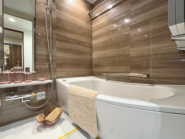 ユニハイム芦花公園_清潔感があるバスルームの写真