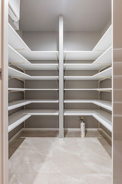 ライオンズ四谷タワーゲート_シューズインクローゼットの写真