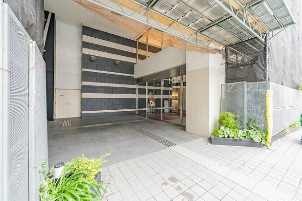 ライオンズ四谷タワーゲート　アプローチ1