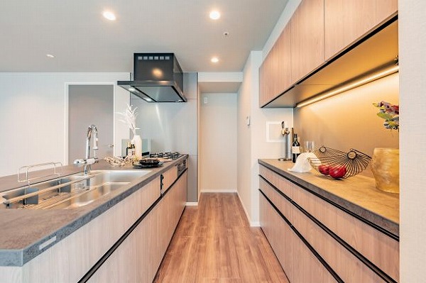 ライオンズ四谷タワーゲート_リノベーション済みのキッチンの写真