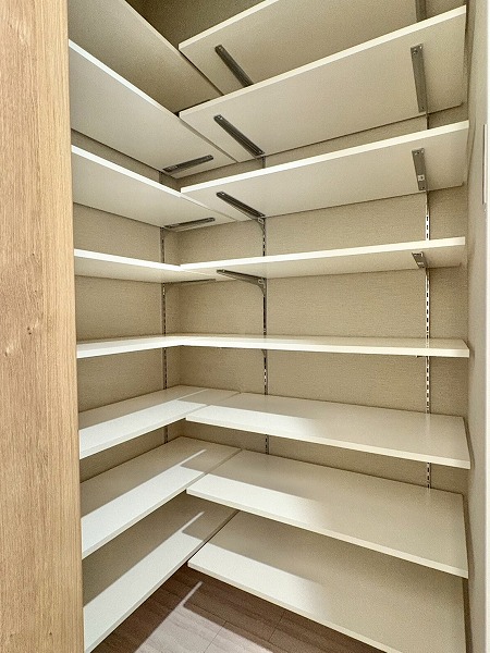 日興初台スカイマンション_シューズクローゼットの中の写真