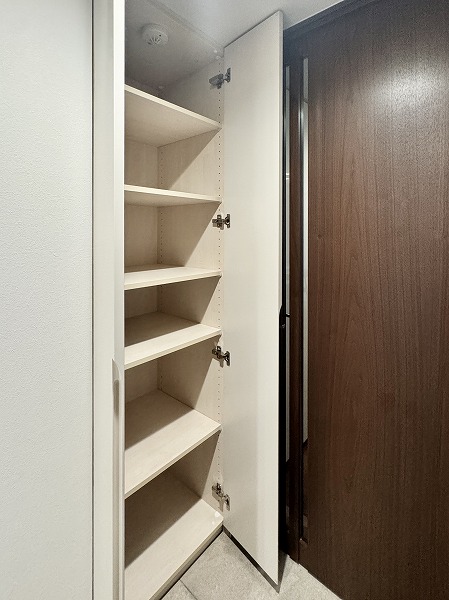 ザ・パークハウス元麻布_廊下収納の写真