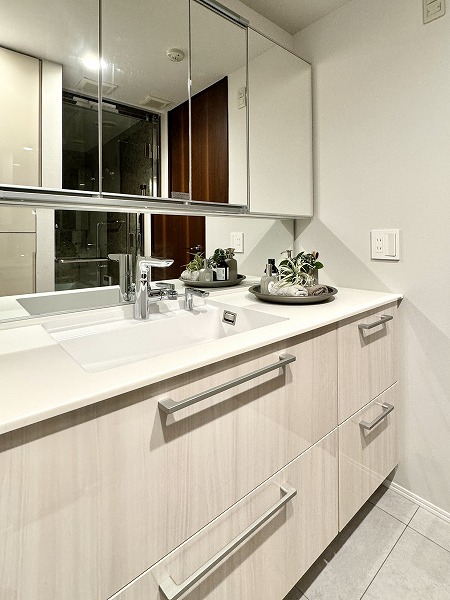 ザ・パークハウス元麻布_洗面化粧台の写真