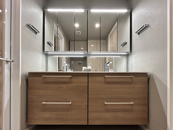 東京シーサウスブランファーレ_大きな洗面化粧台の写真