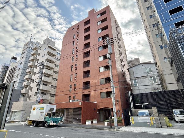 南青山セピアコート　外観　左から