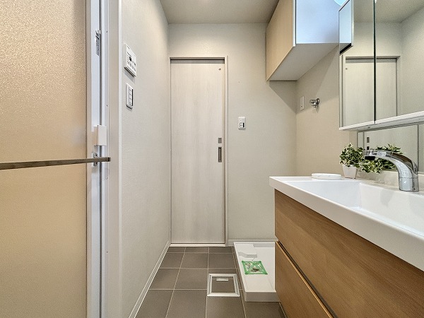 虎ノ門ガーデン_清潔感のあるパウダールームの写真