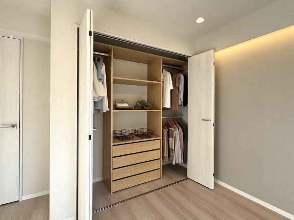 セントラル三田_洋室の写真4