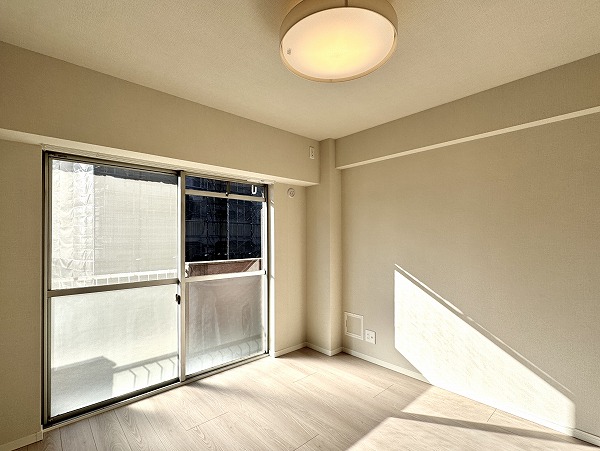 セントラル三田_洋室の写真9