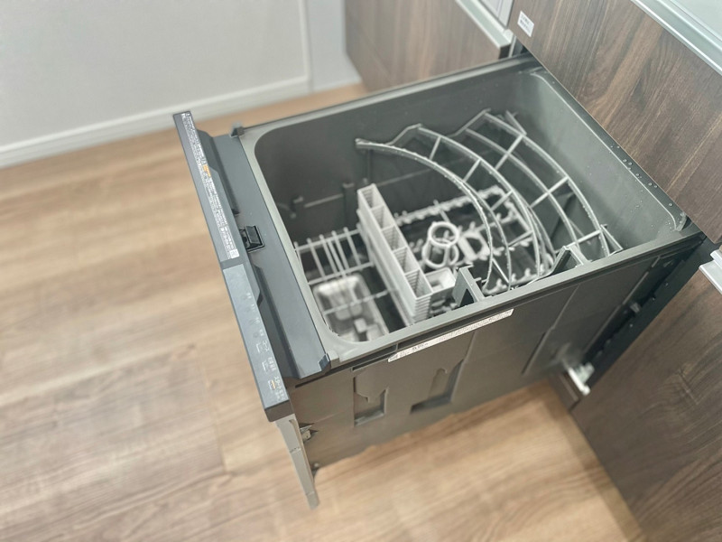 食洗機 面倒な後片付けはこちらの食洗機にお任せ◎冬場は手荒れを防げます。