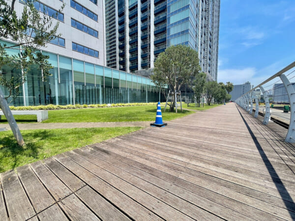 ワールドシティタワーズアクアタワー　遊歩道