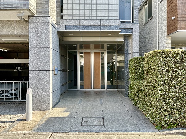 クレッセント駒沢公園パークサイド アプローチ