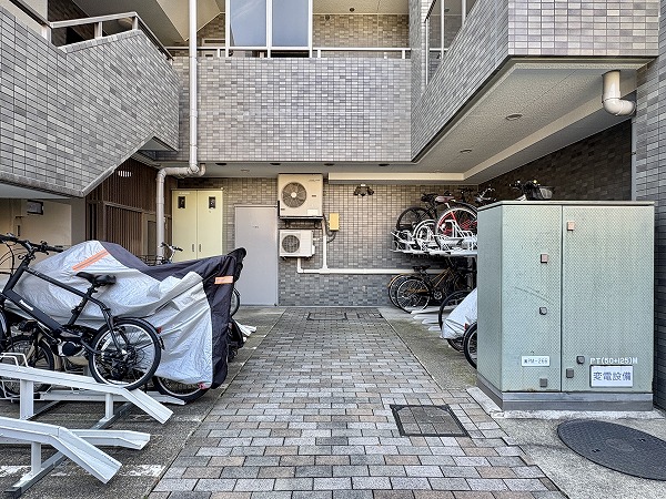 クレッセント駒沢公園パークサイド 駐輪場