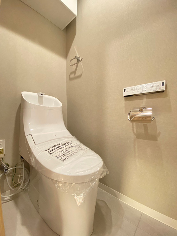 トイレ ※温水洗浄機能付き。