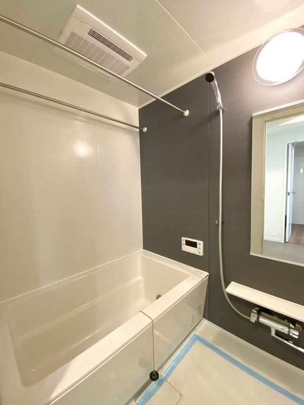 バスルーム ※浴室換気乾燥暖房機、追い焚き機能搭載