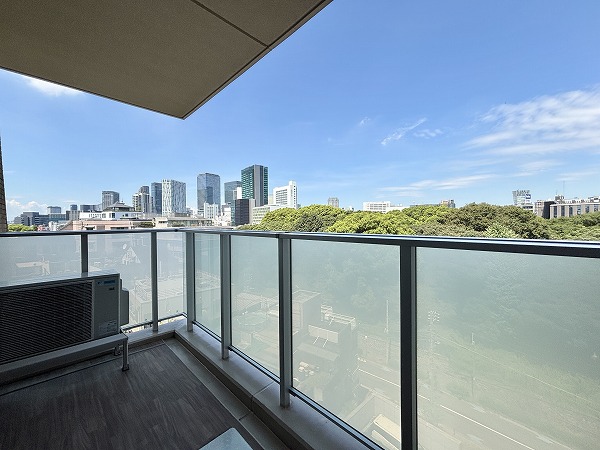 ブランズ渋谷常盤松_北向きのバルコニーの写真